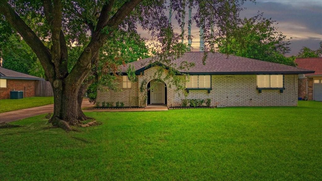 5003 Camden Lane, Pearland, TX 77584