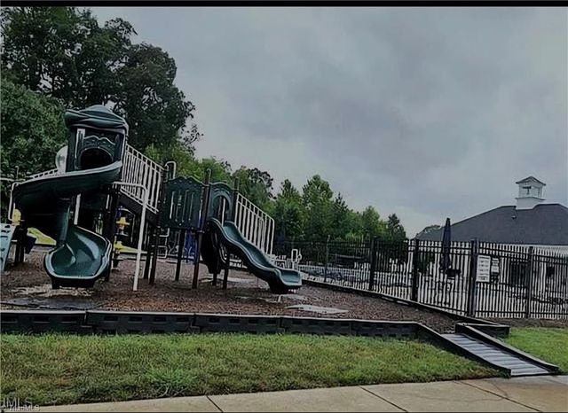 109 Rosewalk Lane, Advance, NC 27006