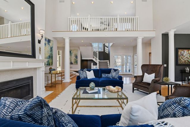 45 Gideons Point Road, Tonka Bay, MN 55331