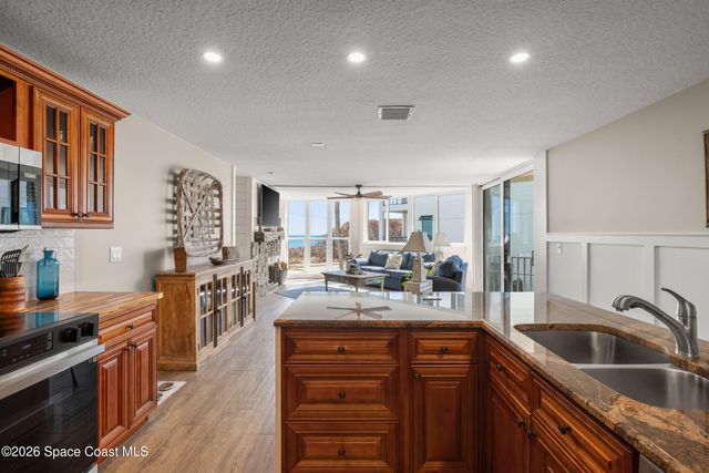 700 Wave Crest Avenue 206, Indialantic, FL 32903