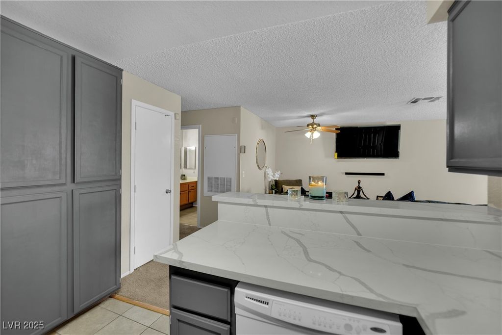 Image 8 of property listing at 6881 Tamarus Street 202, Las Vegas, NV 89119