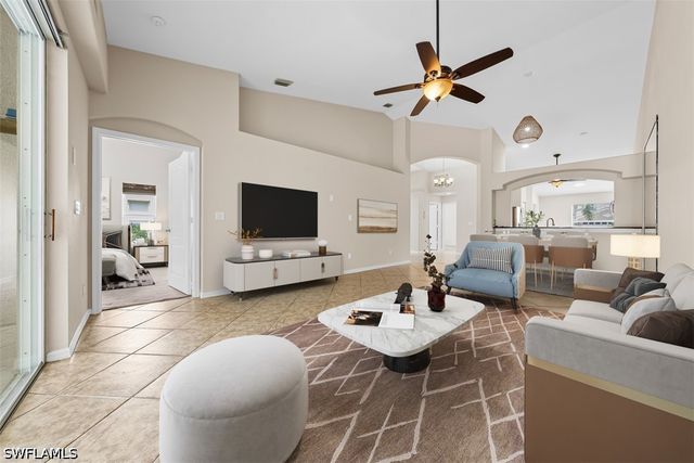 8471 Ibis Cove CIR M677, Naples, FL 34119