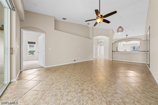 8471 Ibis Cove CIR M677, Naples, FL 34119