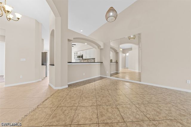 8471 Ibis Cove CIR M677, Naples, FL 34119
