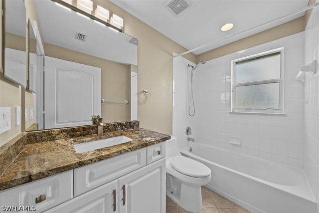 8471 Ibis Cove CIR M677, Naples, FL 34119