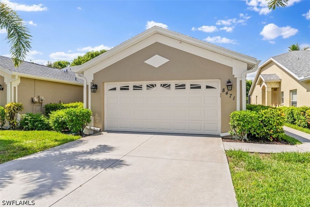 8471 Ibis Cove CIR M677, Naples, FL 34119