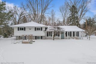 7145 Henry Drive, West Bloomfield, MI 48324