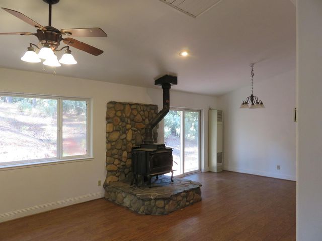 8900 Bailey Ridge Rd, West Point, CA 95255