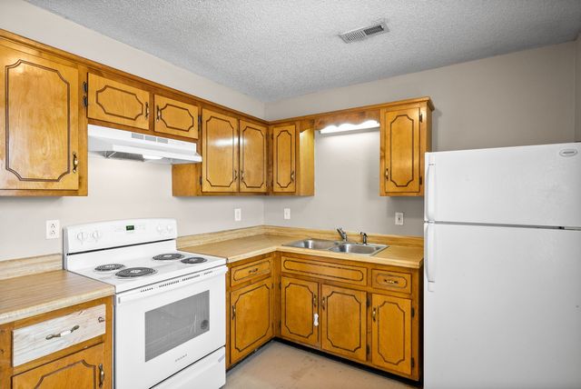 1375 Thompsonville Lane Unit 49, Oak Grove, KY 42262