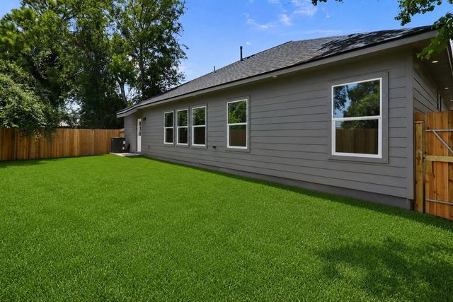 5815 Woodrow Street, Texas City, TX 77591