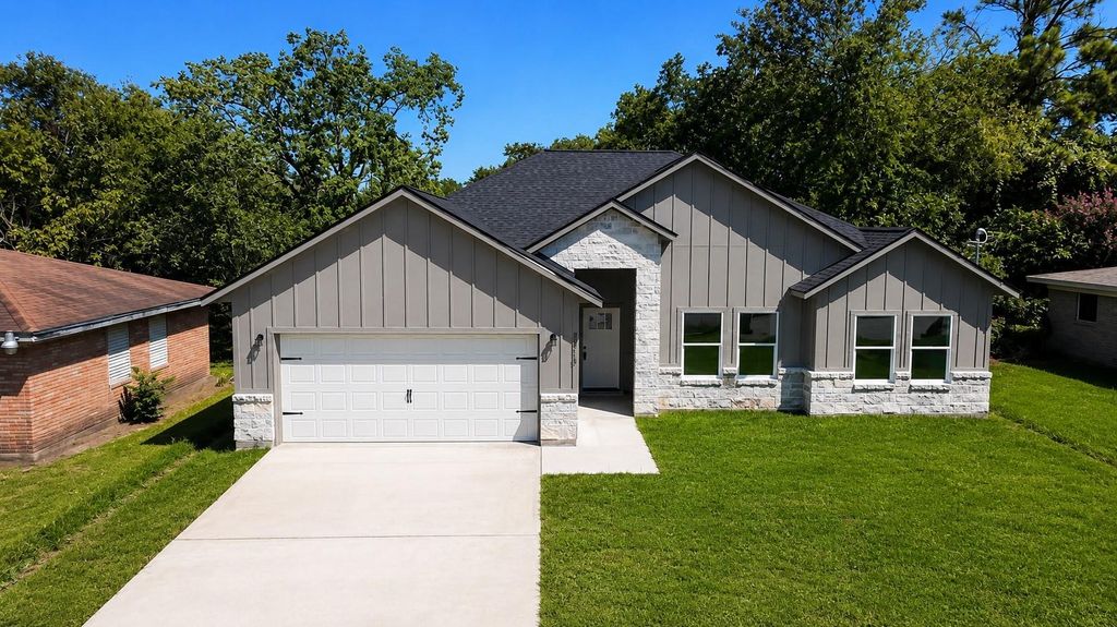 5815 Woodrow Street, Texas City, TX 77591