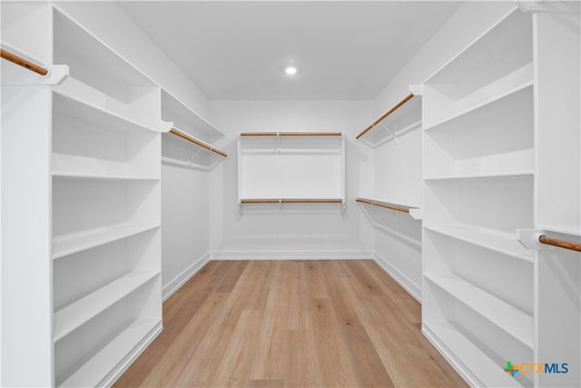 6830 Lacey Oak Road, Salado, TX 76571