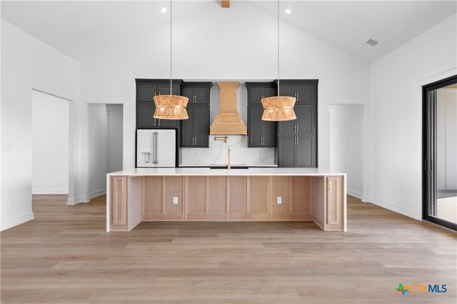 6830 Lacey Oak Road, Salado, TX 76571