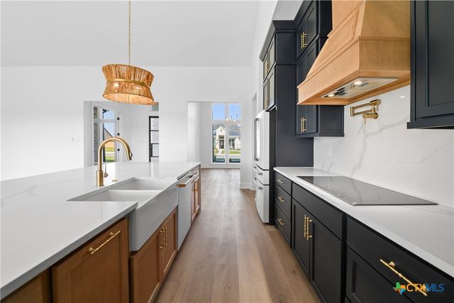 6830 Lacey Oak Road, Salado, TX 76571