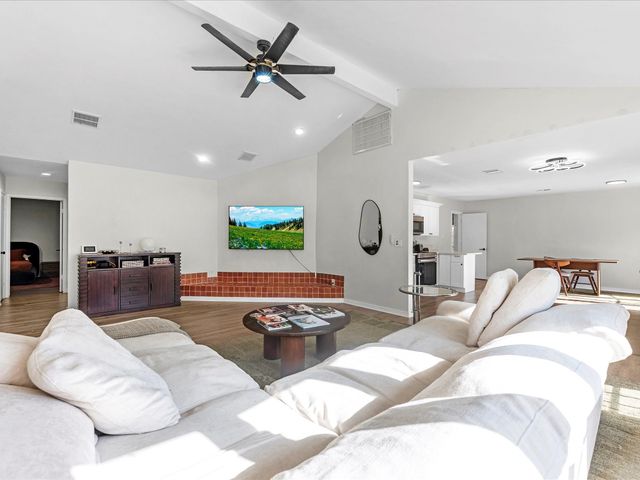 223 Kirkaldy Drive, Houston, TX 77015