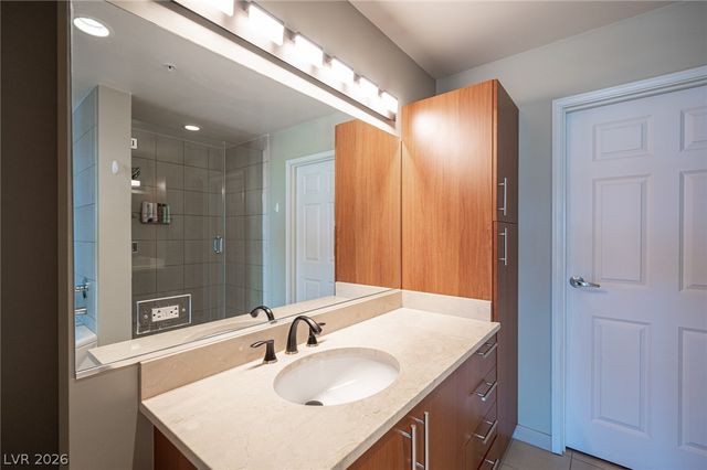 200 West Sahara Avenue 3401, Las Vegas, NV 89102