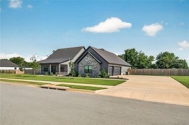 1900 Strong Avenue, Pea Ridge, AR 72751