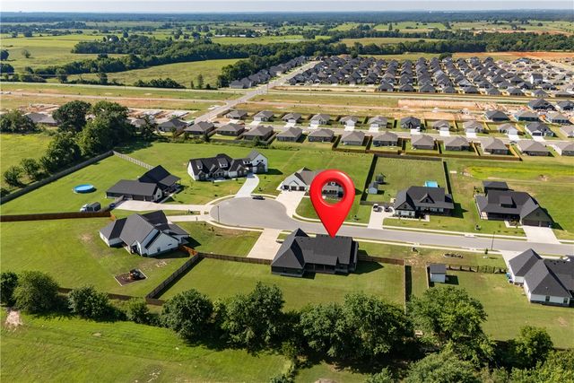 1900 Strong Avenue, Pea Ridge, AR 72751