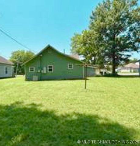 307 S Lee Avenue, Wagoner, OK 74467