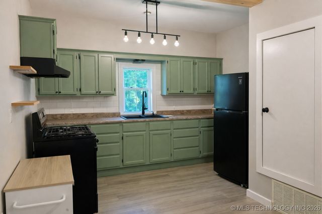 307 S Lee Avenue, Wagoner, OK 74467