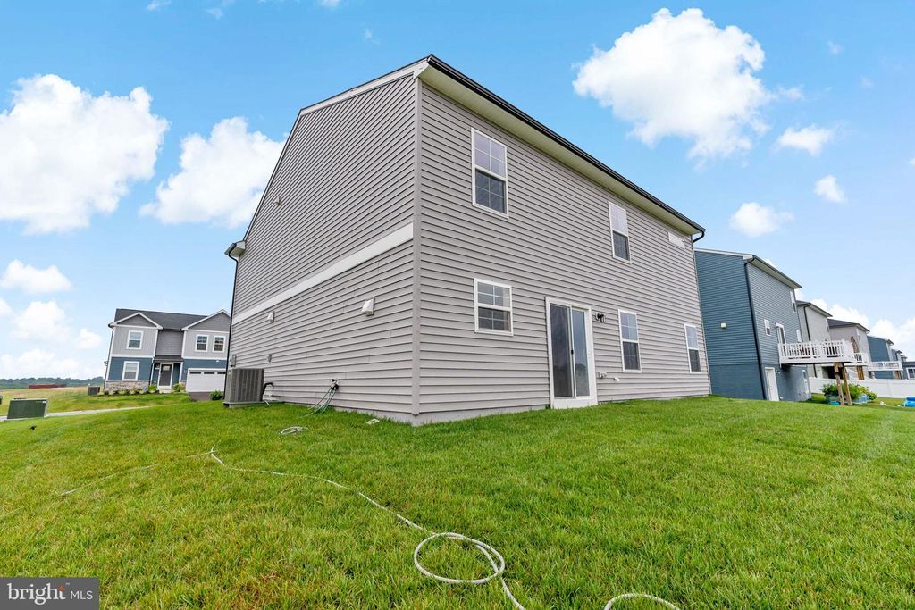 30 GRAYLING RD, Inwood, WV 25428