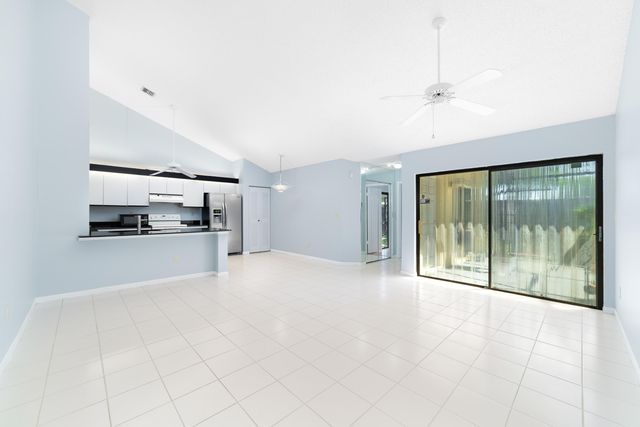 1139 Summit Trail Circle A, West Palm Beach, FL 33415