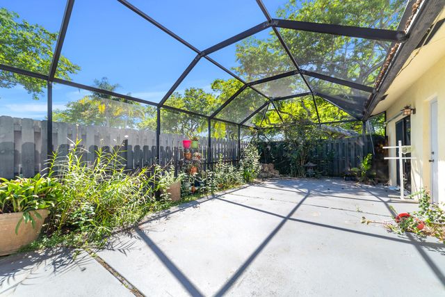 1139 Summit Trail Circle A, West Palm Beach, FL 33415