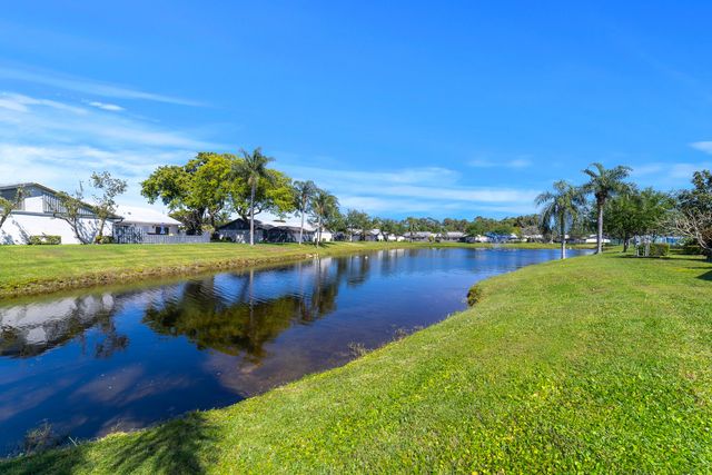 1139 Summit Trail Circle A, West Palm Beach, FL 33415