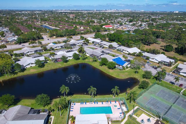 1139 Summit Trail Circle A, West Palm Beach, FL 33415