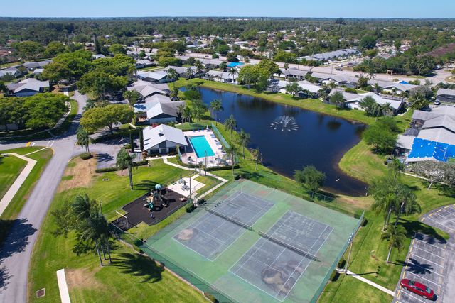 1139 Summit Trail Circle A, West Palm Beach, FL 33415