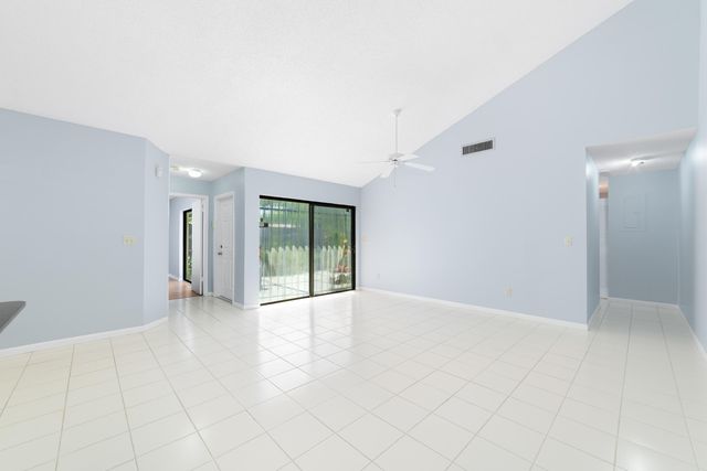 1139 Summit Trail Circle A, West Palm Beach, FL 33415