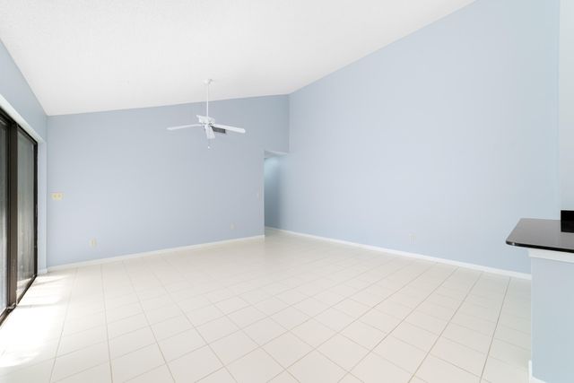 1139 Summit Trail Circle A, West Palm Beach, FL 33415