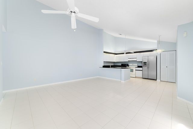 1139 Summit Trail Circle A, West Palm Beach, FL 33415