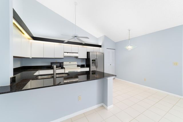 1139 Summit Trail Circle A, West Palm Beach, FL 33415