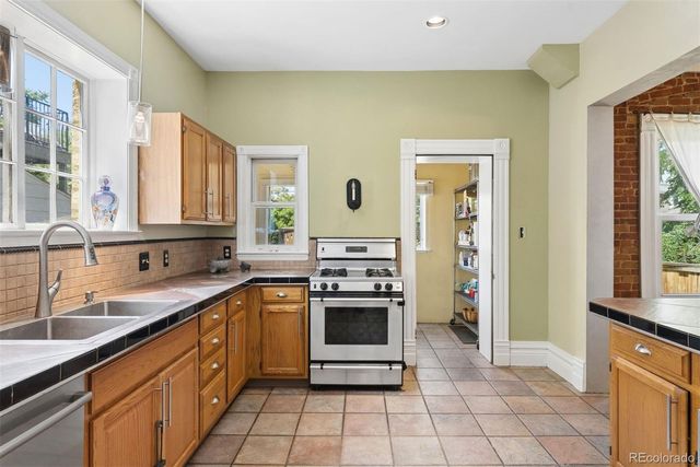 569 S Sherman Street, Denver, CO 80209