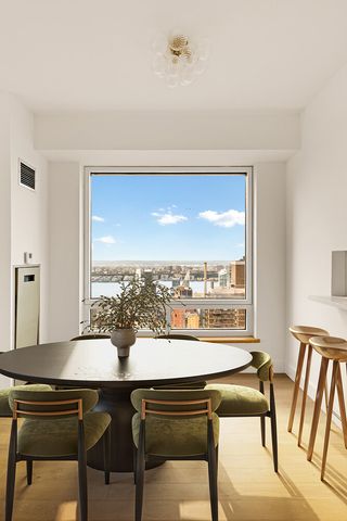 301 W 57th St Apt 45E, New York City, NY 10019