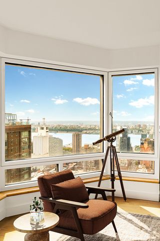 301 W 57th St Apt 45E, New York City, NY 10019