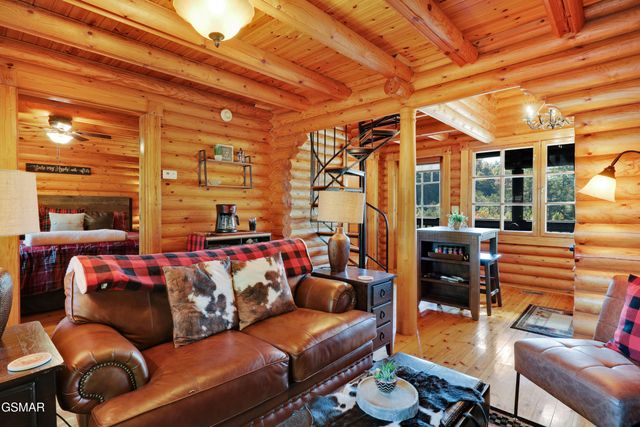 1003 Walini Way, Sevierville, TN 37876