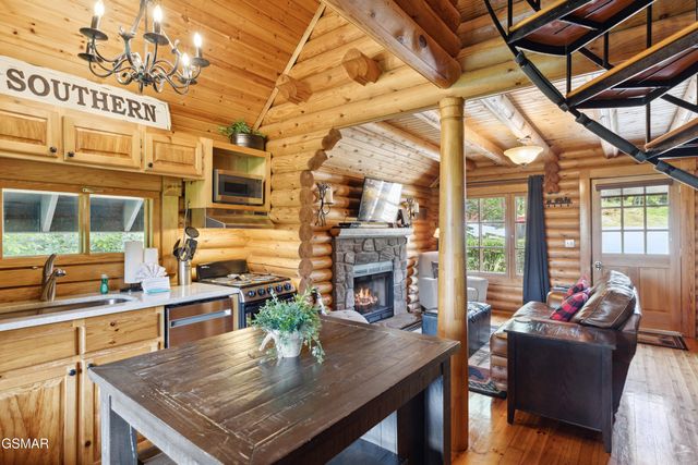 1003 Walini Way, Sevierville, TN 37876