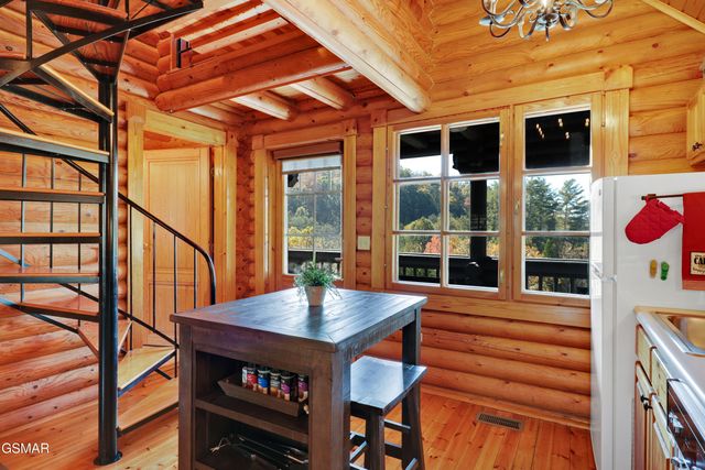 1003 Walini Way, Sevierville, TN 37876