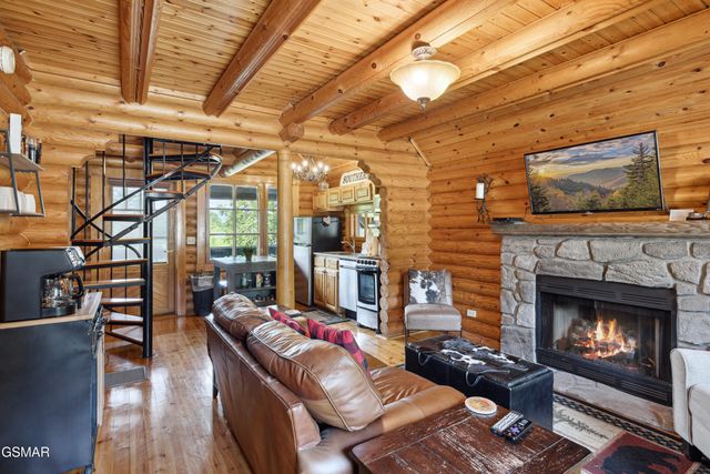 1003 Walini Way, Sevierville, TN 37876