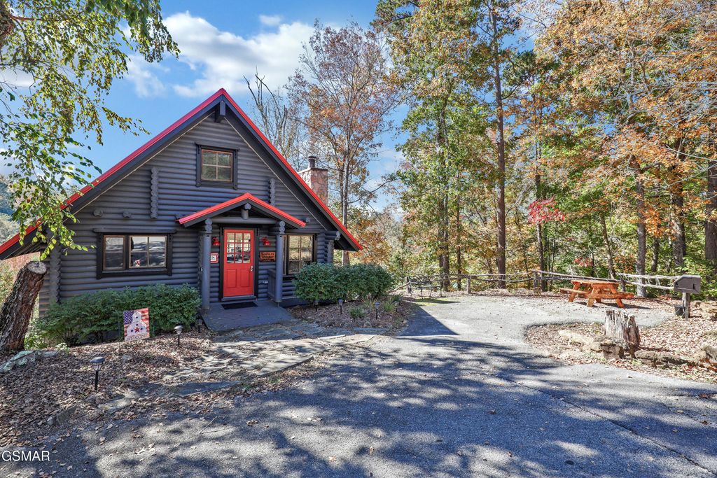 1003 Walini Way, Sevierville, TN 37876