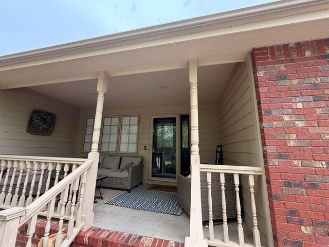 2808 Argonne Ct, Salina, KS 67401