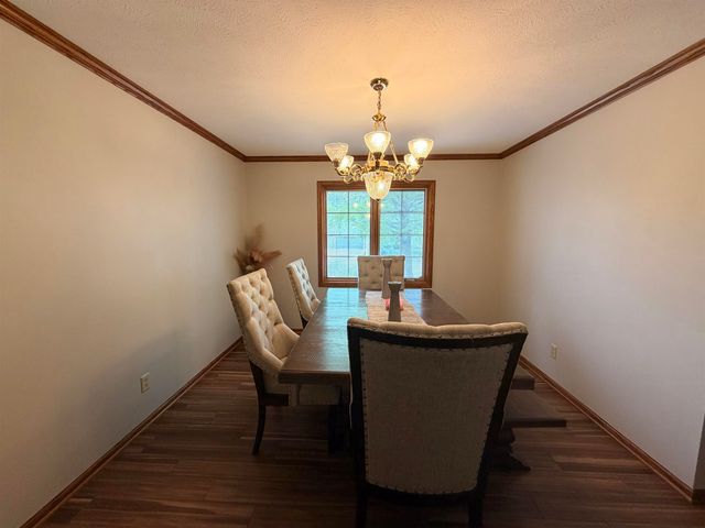 2808 Argonne Ct, Salina, KS 67401