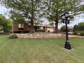 2808 Argonne Ct, Salina, KS 67401