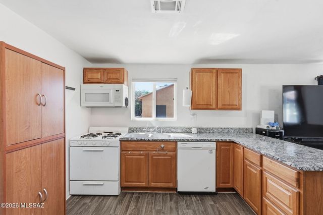 3720 E Monte Vista Drive, Tucson, AZ 85716