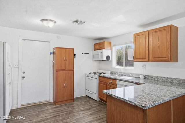 3720 E Monte Vista Drive, Tucson, AZ 85716