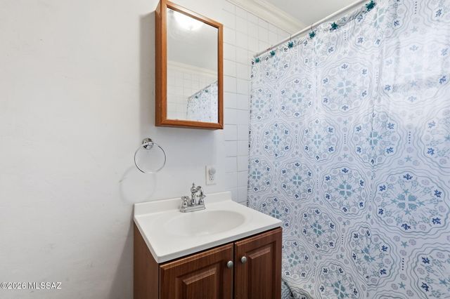 3720 E Monte Vista Drive, Tucson, AZ 85716