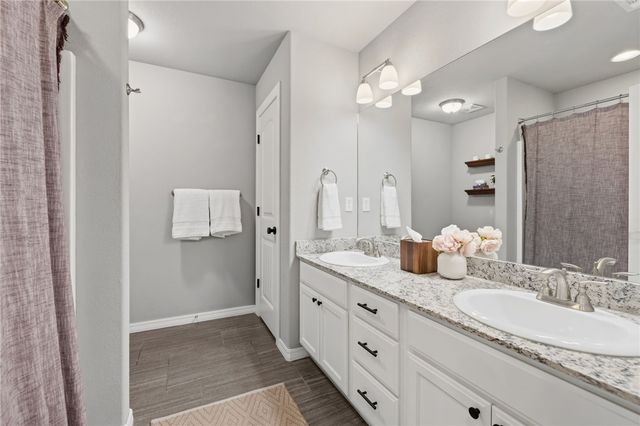 2864 W Featherock Way, Fayetteville, AR 72704