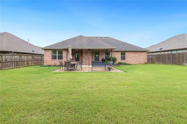 2864 W Featherock Way, Fayetteville, AR 72704